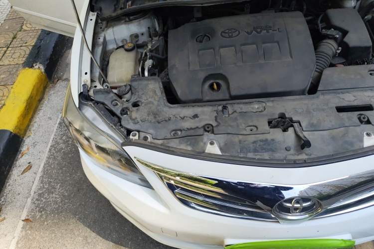 Used Toyota Corolla 2013 Special Edition 1.6L Automatic Cool GL Model Engine Bay Right