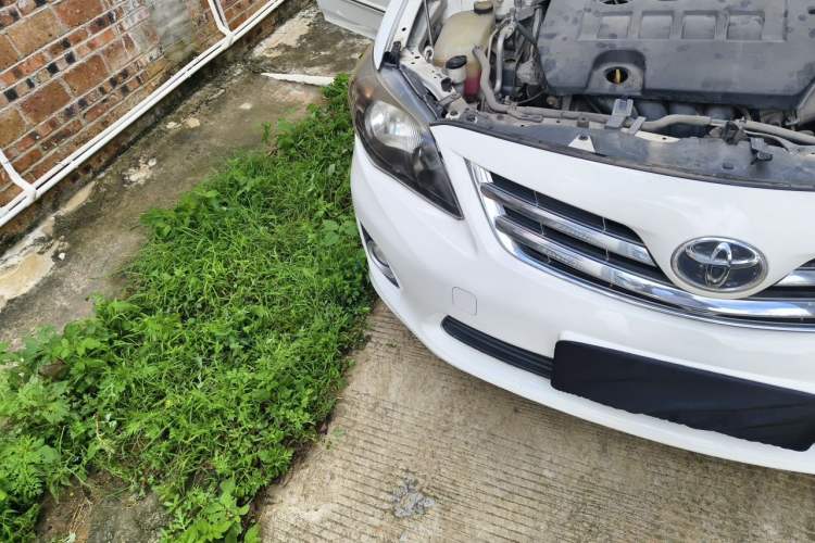 Used Toyota Corolla 2013 Special Edition 1.8L CVT ZhiKu GL-i Engine Bay Right