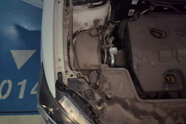 Used Toyota Corolla 2013 Special Edition 1.8L CVT ZhiKu GL-i Engine Bay Right