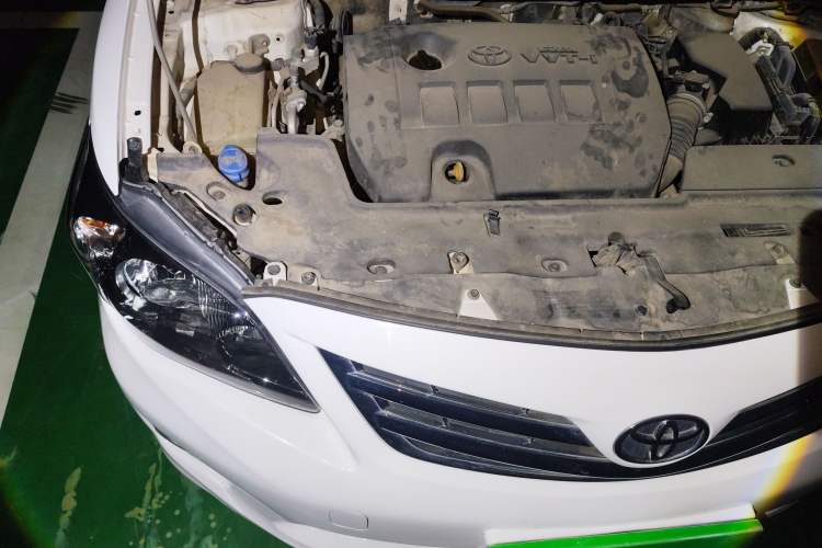 Used Toyota Corolla 2013 Special Edition 1.8L CVT ZhiKu GL-i Engine Bay Right