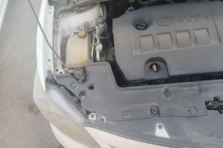 Used Toyota Corolla 2013 Special Edition 1.6L Manual – Cool GL Model Engine Bay Right