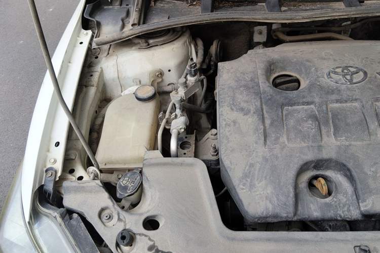 Used Toyota Corolla 2013 Special Edition 1.6L Automatic Cool GL Model Engine Bay Right