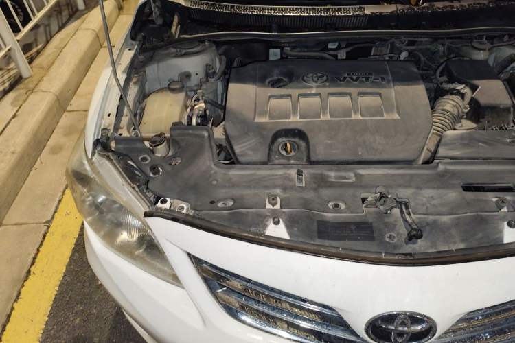 Used Toyota Corolla 2013 Special Edition 1.6L Automatic Cool GL Model Engine Bay Right