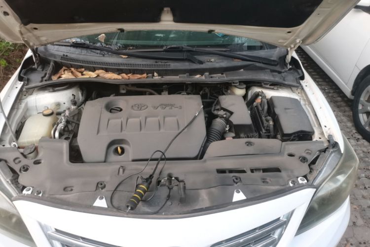 Used Toyota Corolla 2013 Special Edition 1.8L CVT ZhiKu GL-i Engine Bay
