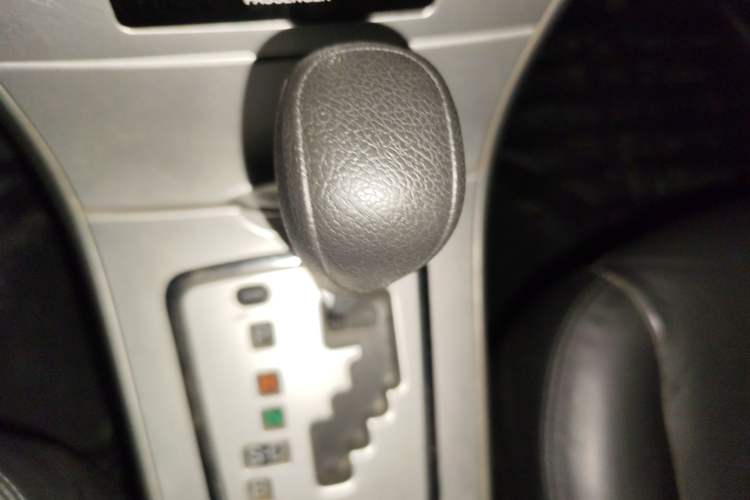 Used Toyota Corolla 2013 Special Edition 1.8L CVT ZhiKu GL-i Gear Lever