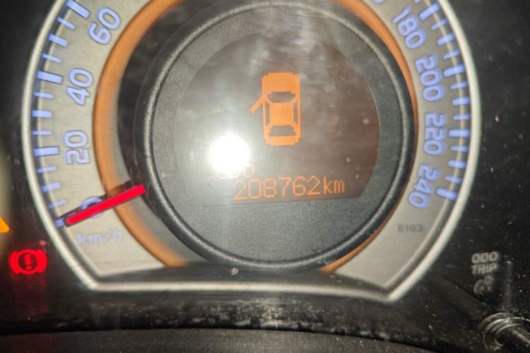 Used Toyota Corolla 2013 Special Edition 1.8L CVT ZhiKu GL-i Odometer Close Up