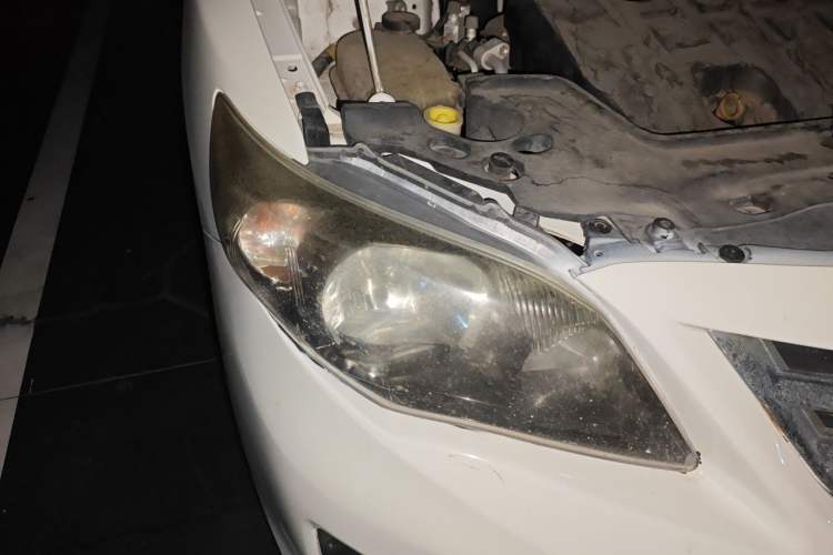 Used Toyota Corolla 2013 Special Edition 1.8L CVT ZhiKu GL-i Right Front Headlight