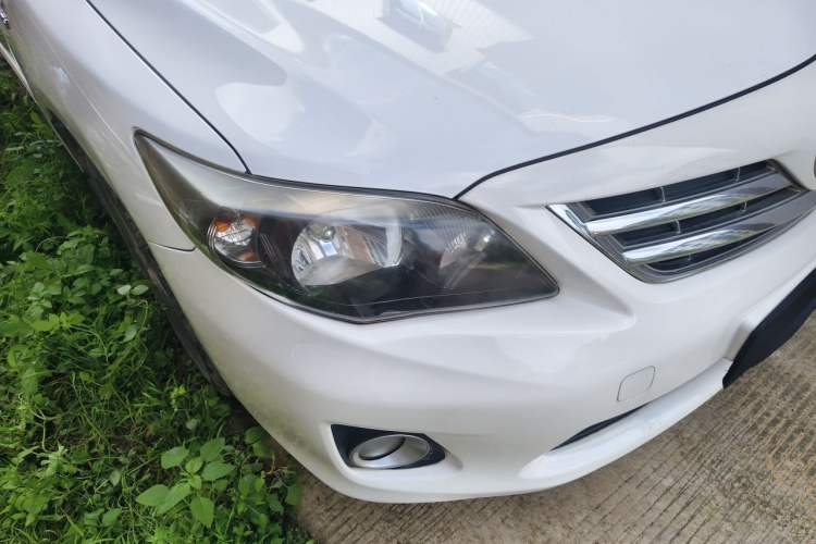 Used Toyota Corolla 2013 Special Edition 1.8L CVT ZhiKu GL-i Right Front Headlight