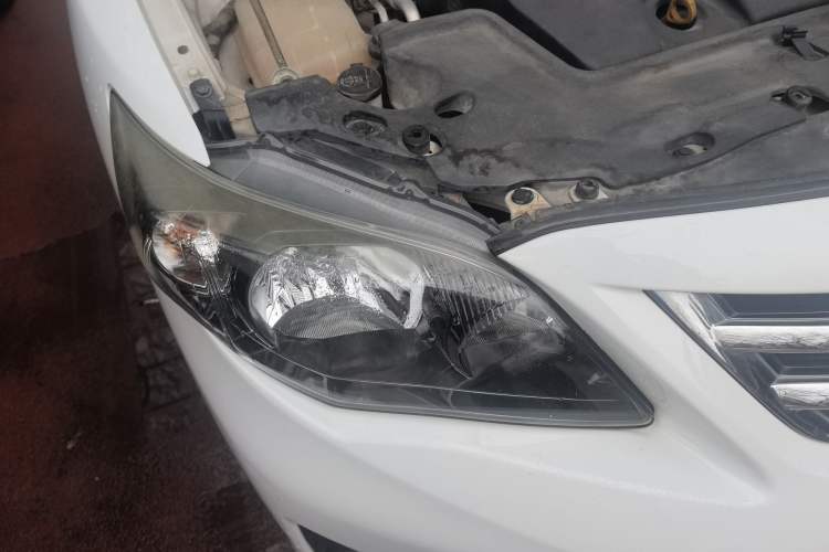 Used Toyota Corolla 2013 Special Edition 1.8L CVT ZhiKu GL-i Right Front Headlight