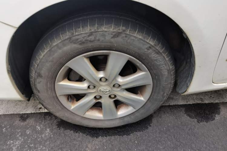 Used Toyota Corolla 2013 Special Edition 1.6L Automatic Cool GL Model Right Front Wheel Hub