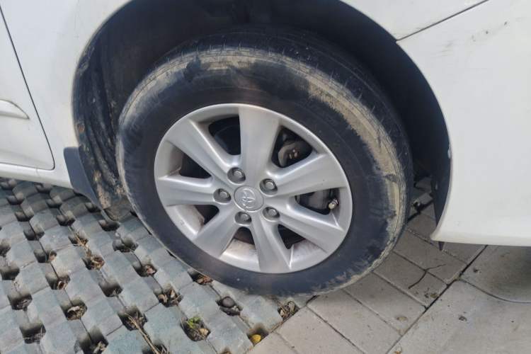 Used Toyota Corolla 2013 Special Edition 1.6L Manual Cool GL Model Right Front Wheel Hub