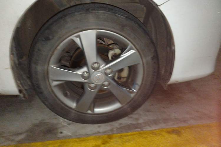 Used Toyota Corolla 2013 Special Edition 1.8L CVT ZhiKu GL-i Right Front Wheel Hub