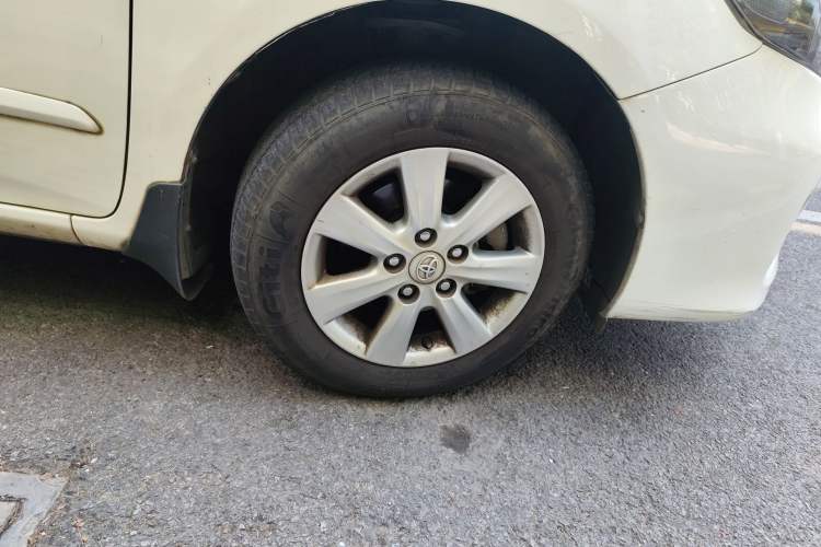 Used Toyota Corolla 2013 Special Edition 1.6L Automatic Cool GL Model Right Front Wheel Hub