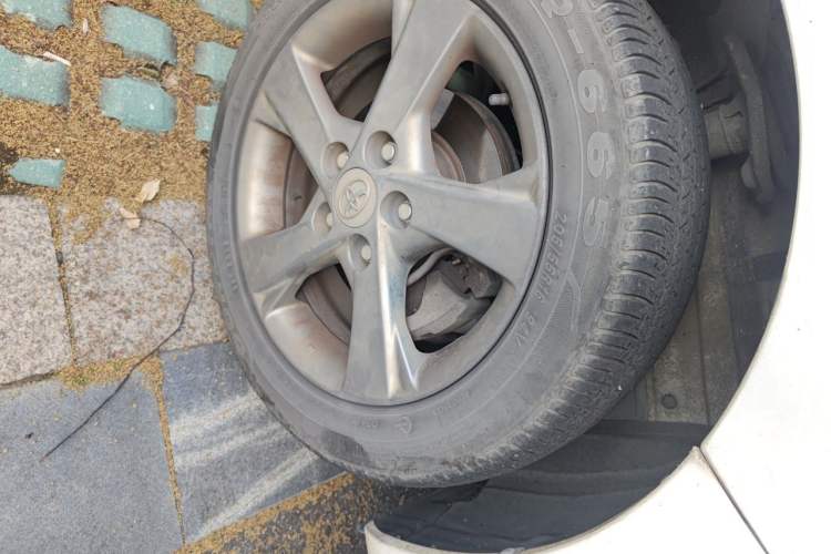 Used Toyota Corolla 2013 Special Edition 1.8L CVT ZhiKu GL-i Right Front Wheel Hub