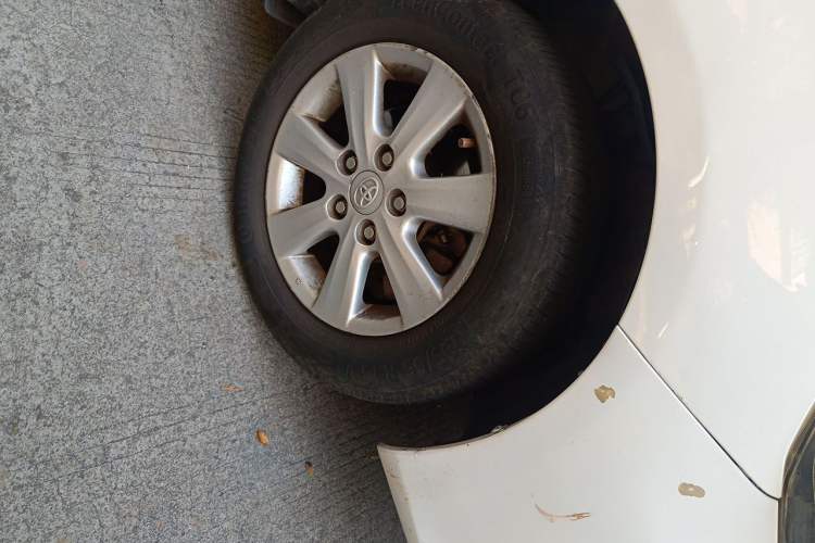 Used Toyota Corolla 2013 Special Edition 1.6L Automatic Cool GL Model Right Front Wheel Hub