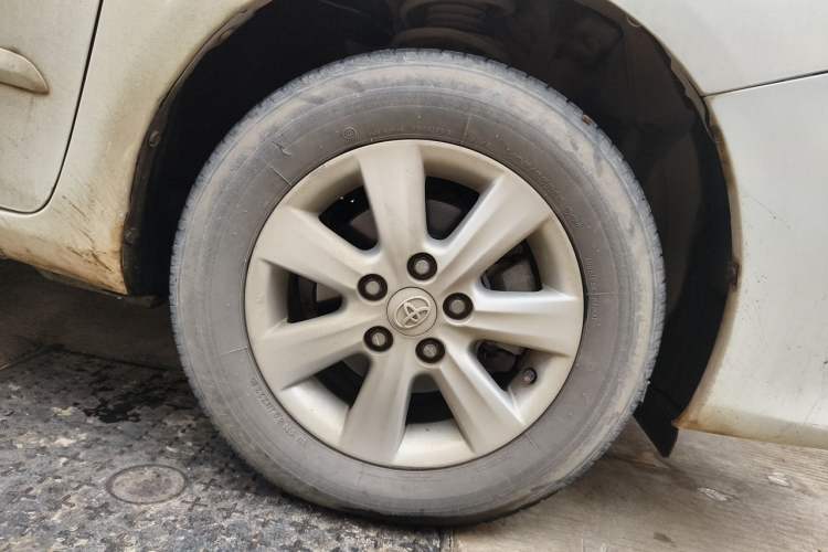 Used Toyota Corolla 2013 Special Edition 1.6L Automatic GL Cool Model Right Front Wheel Hub