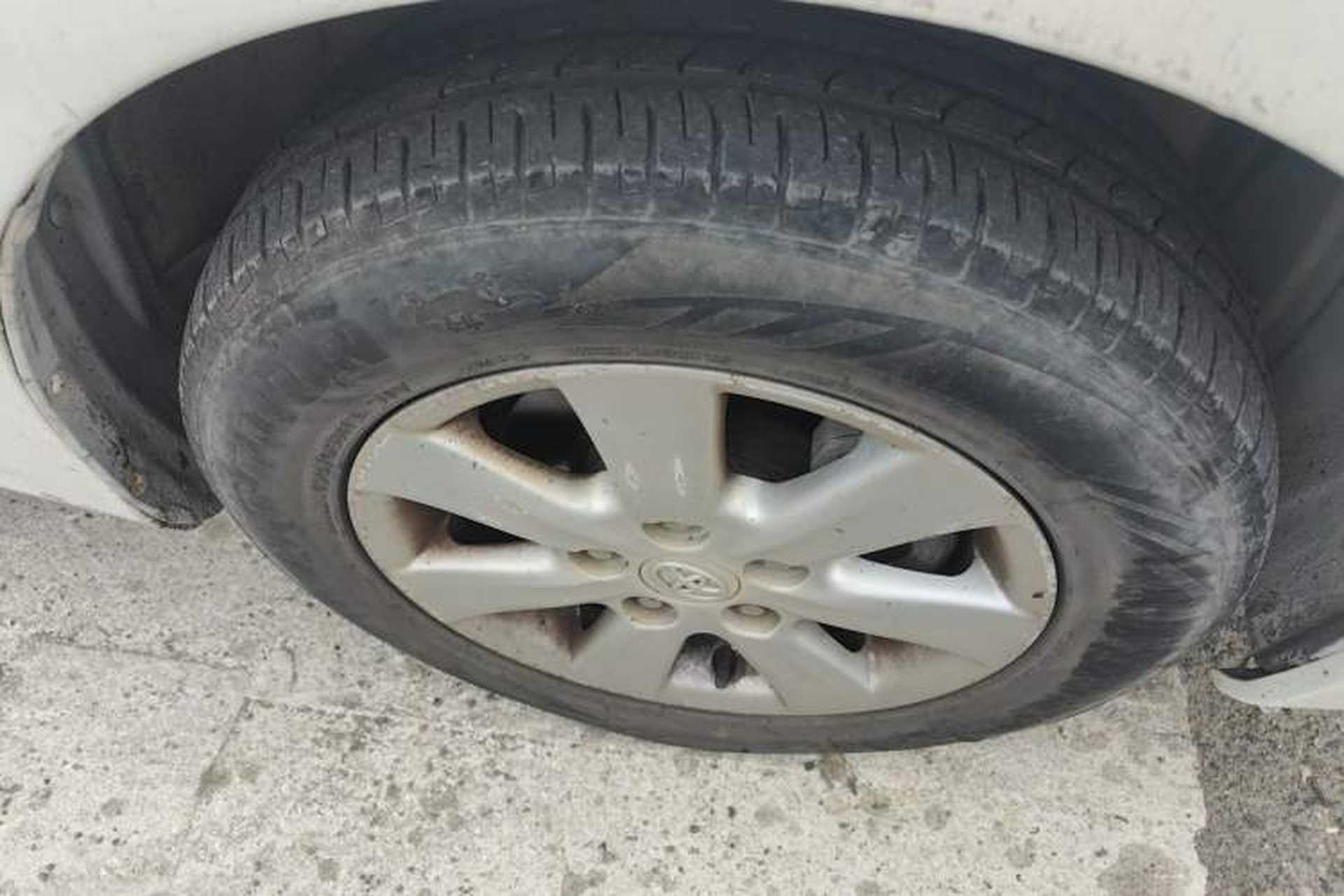 Used Toyota Corolla 2013 Special Edition 1.6L Automatic GL Cool Model Right Front Wheel Hub