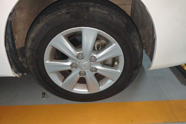 Used Toyota Corolla 2013 Special Edition 1.6L Automatic Cool GL Model Right Front Wheel Hub