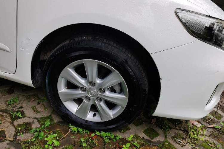 Used Toyota Corolla 2013 Special Edition 1.6L Automatic GL Cool Model Right Front Wheel Hub