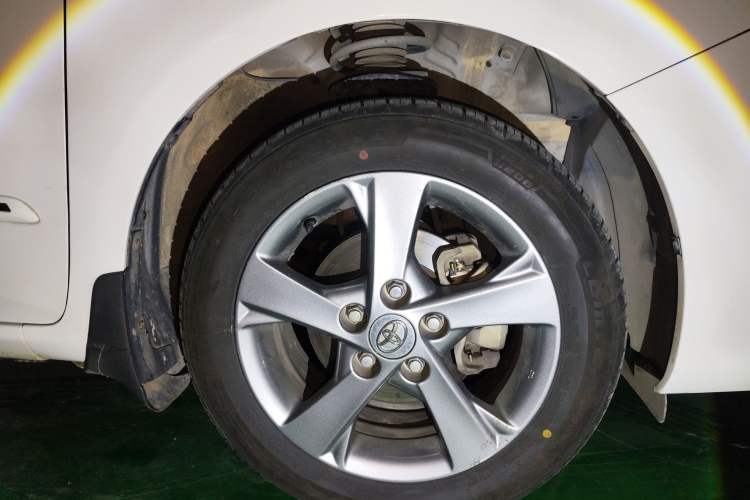 Used Toyota Corolla 2013 Special Edition 1.8L CVT ZhiKu GL-i Right Front Wheel Hub
