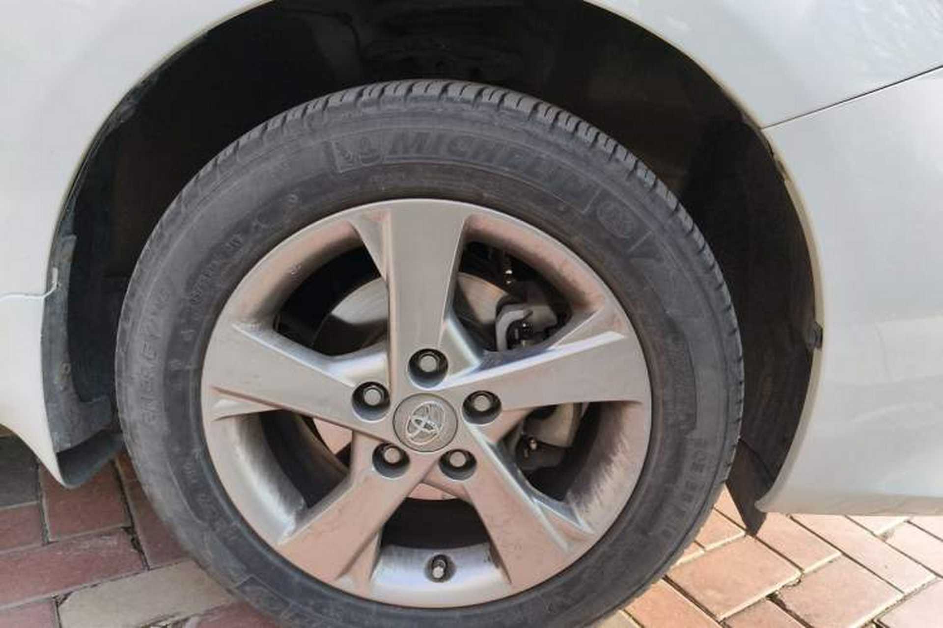 Used Toyota Corolla 2013 Special Edition 1.8L CVT ZhiKu GL-i Right Front Wheel Hub