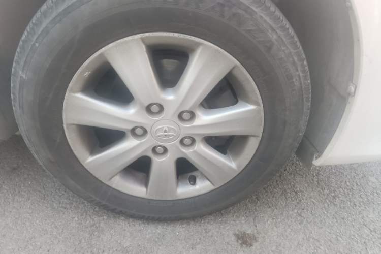 Used Toyota Corolla 2013 Special Edition 1.6L Manual – Cool GL Model Right Front Wheel Hub