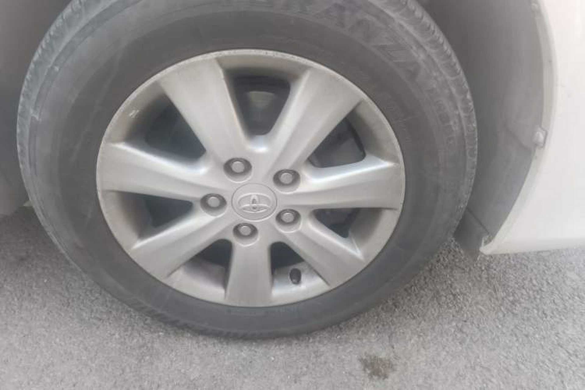 Used Toyota Corolla 2013 Special Edition 1.6L Manual – Cool GL Model Right Front Wheel Hub