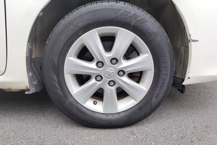 Used Toyota Corolla 2013 Special Edition 1.6L Automatic Cool GL Model Right Front Wheel Hub