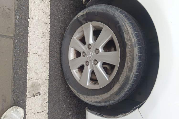 Used Toyota Corolla 2013 Special Edition 1.6L Automatic GL Cool Model Right Front Wheel Hub