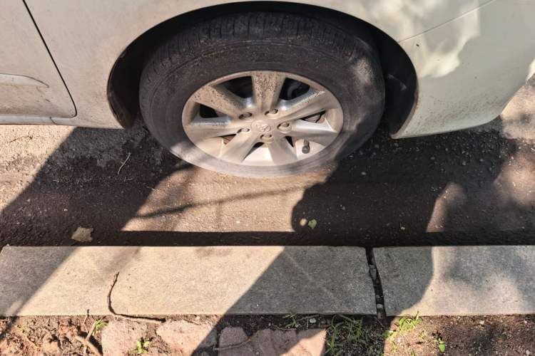 Used Toyota Corolla 2013 Special Edition 1.6L Automatic Cool GL Model Right Front Wheel Hub
