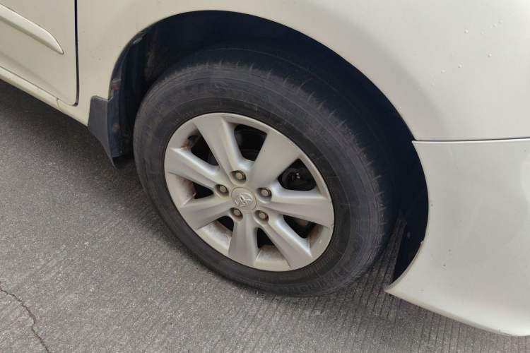 Used Toyota Corolla 2013 Special Edition 1.6L Automatic GL Cool Model Right Front Wheel Hub