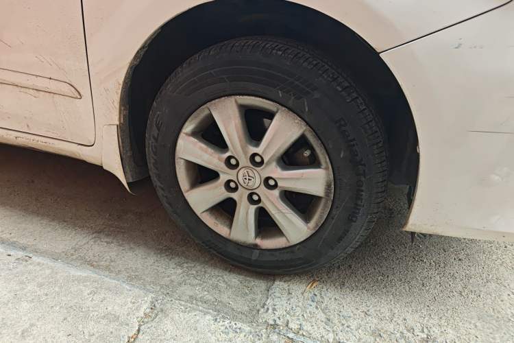 Used Toyota Corolla 2013 Special Edition 1.6L Automatic Cool GL Model Right Front Wheel Hub