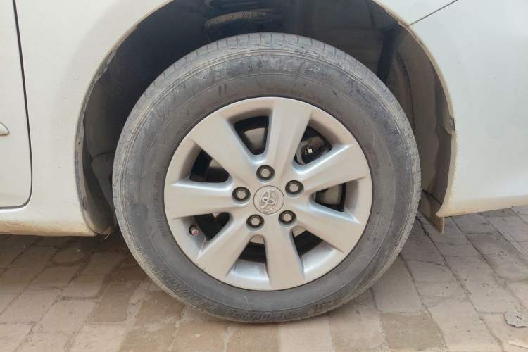 Used Toyota Corolla 2013 Special Edition 1.6L Manual – Cool GL Model Right Front Wheel Hub