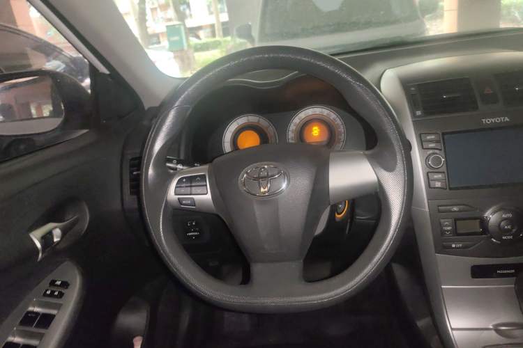 Used Toyota Corolla 2013 Special Edition 1.8L CVT ZhiKu GL-i Steering Wheel