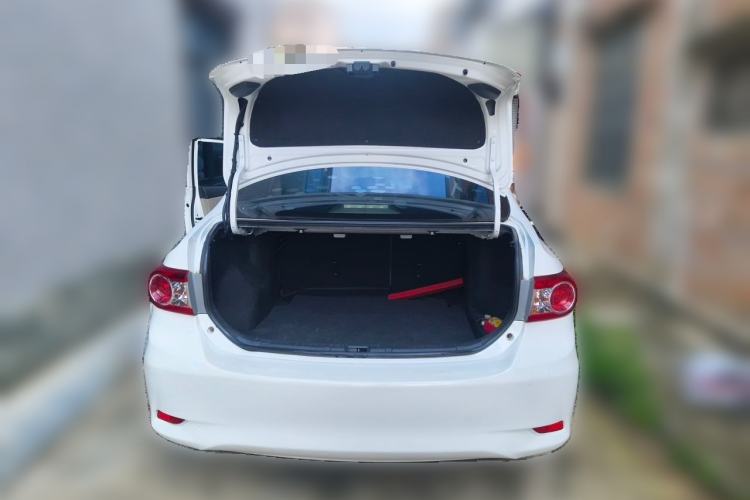 Used Toyota Corolla 2013 Special Edition 1.8L CVT ZhiKu GL-i Trunk