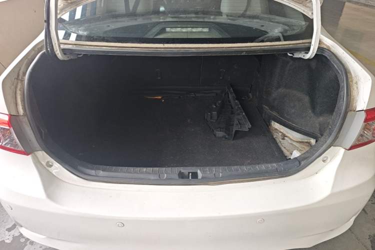 Used Toyota Corolla 2013 Special Edition 1.6L Manual – Cool GL Model Trunk