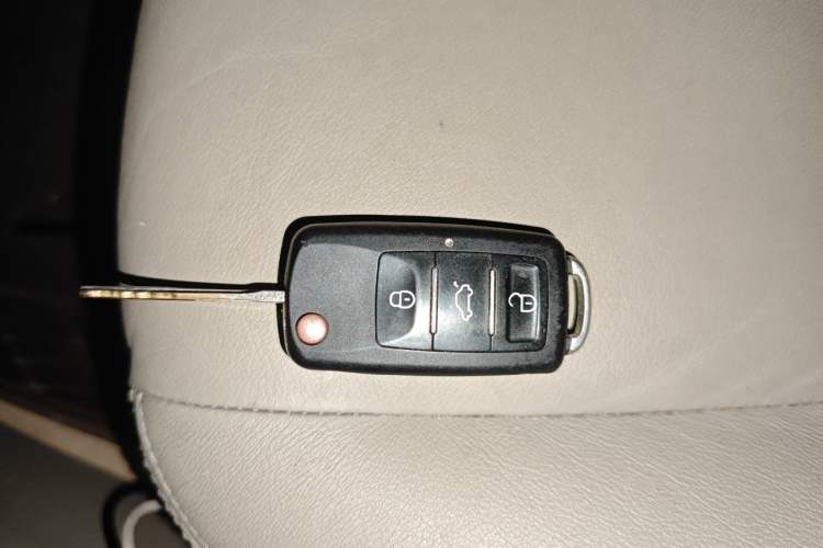 Used Toyota Corolla 2013 Special Edition 1.8L CVT ZhiKu GL-i Vehicle Key