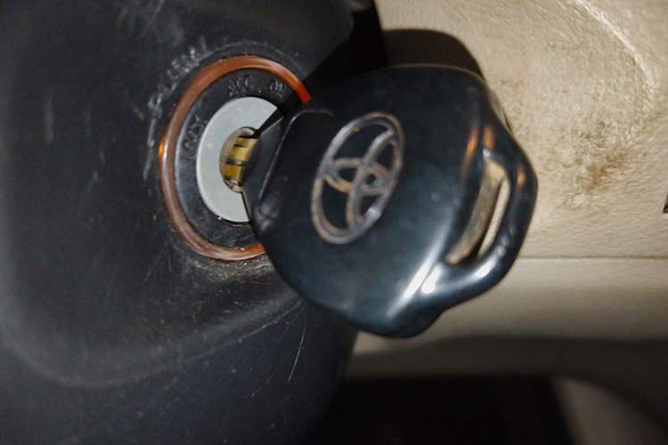 Used Toyota Corolla 2013 Special Edition 1.8L CVT ZhiKu GL-i Vehicle Key