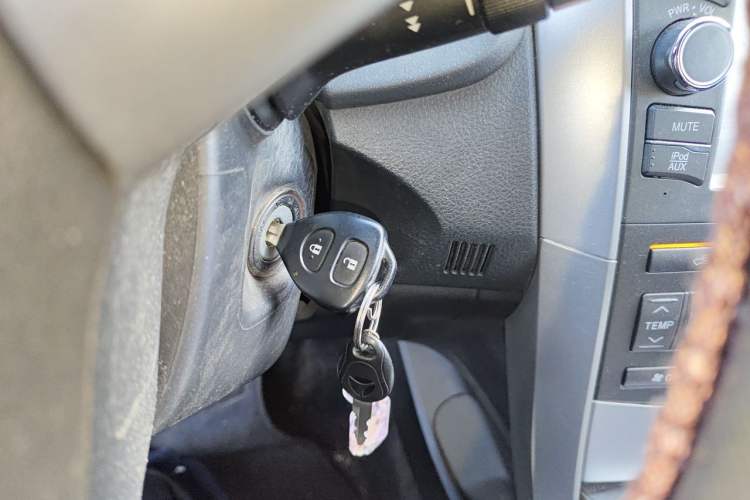 Used Toyota Corolla 2013 Special Edition 1.8L CVT ZhiKu GL-i Vehicle Key