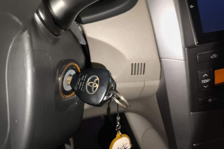 Used Toyota Corolla 2013 Special Edition 1.8L CVT ZhiKu GL-i Vehicle Key