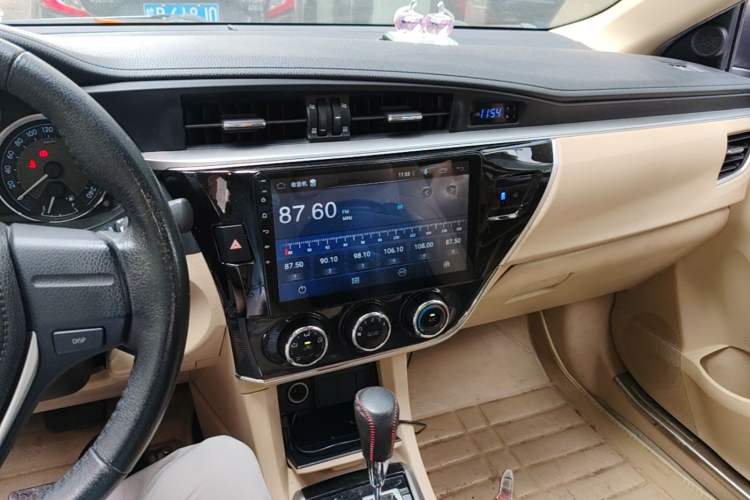 Used Toyota Corolla 2014 1.6L CVT GL-i Leather Edition Audio And AC Panel
