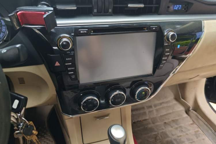 Used Toyota Corolla 2014 1.6L CVT GL-i Audio And AC Panel