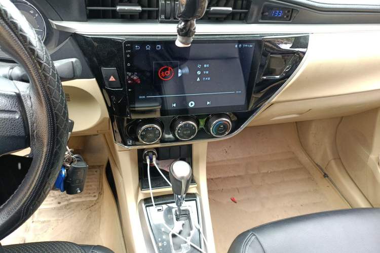 Used Toyota Corolla 2014 1.6L CVT GL Audio And AC Panel