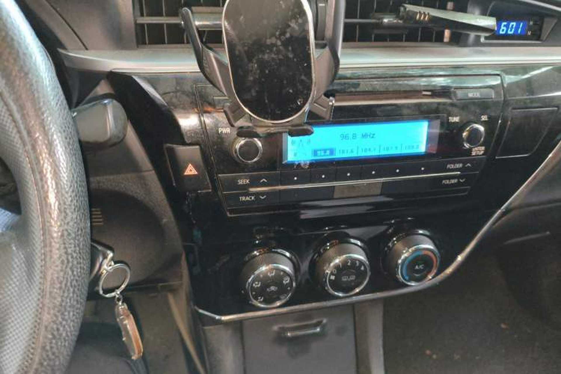 Used Toyota Corolla 2014 1.6L CVT GL Audio And AC Panel