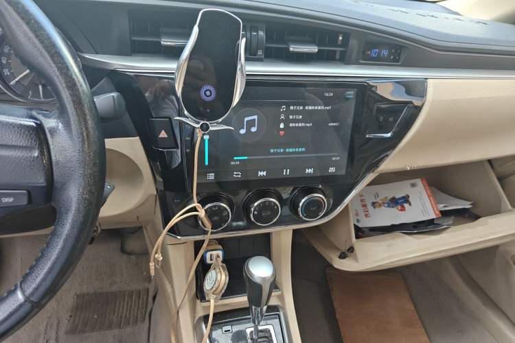 Used Toyota Corolla 2014 1.6L CVT GL-i Leather Edition Audio And AC Panel