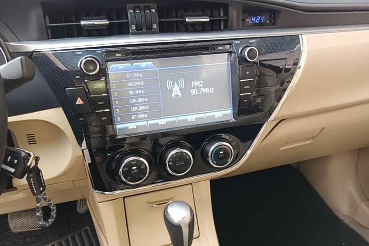 Used Toyota Corolla 2014 1.6L CVT GL Audio And AC Panel