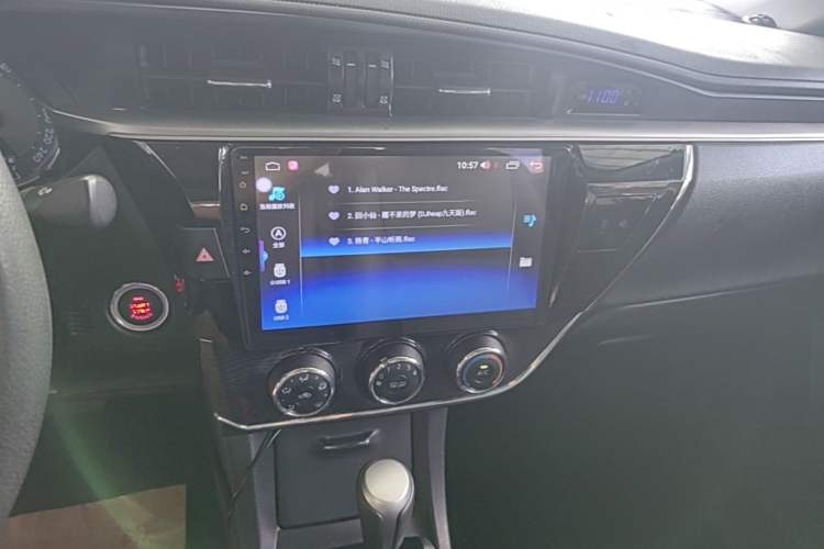 Used Toyota Corolla 2014 1.6L CVT GL-i Audio And AC Panel