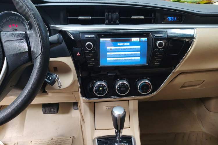 Used Toyota Corolla 2014 1.6L CVT GL Audio And AC Panel