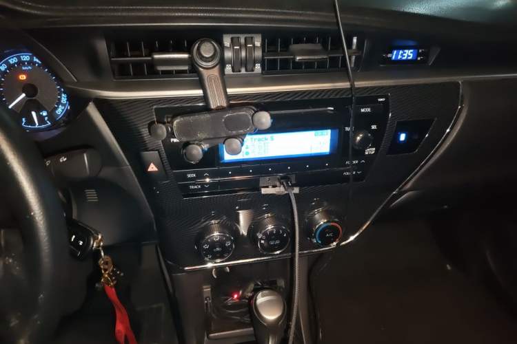 Used Toyota Corolla 2014 1.6L CVT GL-i Leather Edition Audio And AC Panel