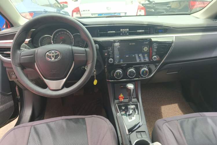 Used Toyota Corolla 2014 1.6L CVT GL Center Console